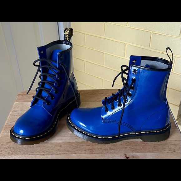 Dr. Martens | Shoes | Vintage Royal 